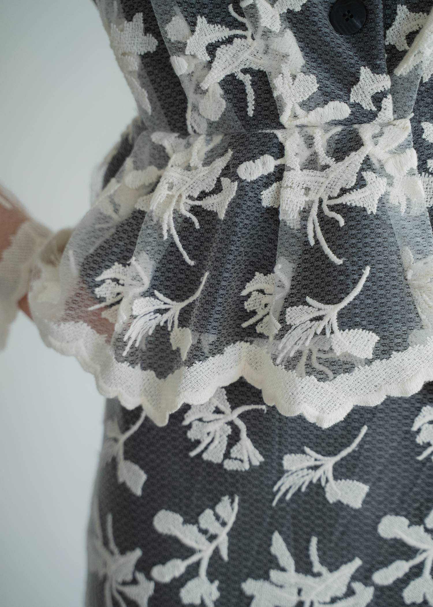 layered lace tuck peplum OP