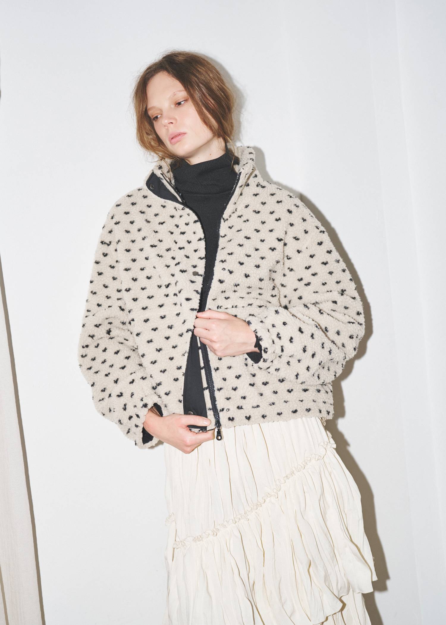 dot jcquard boa zip blouson