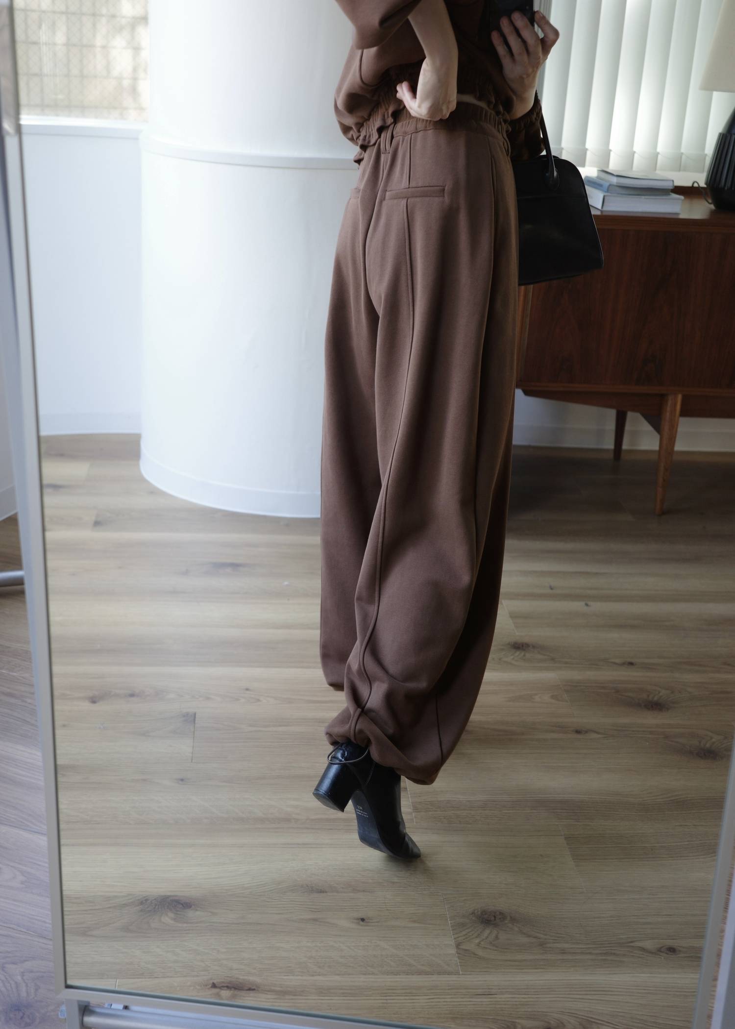 deep tuck drawstring hem sweat PT