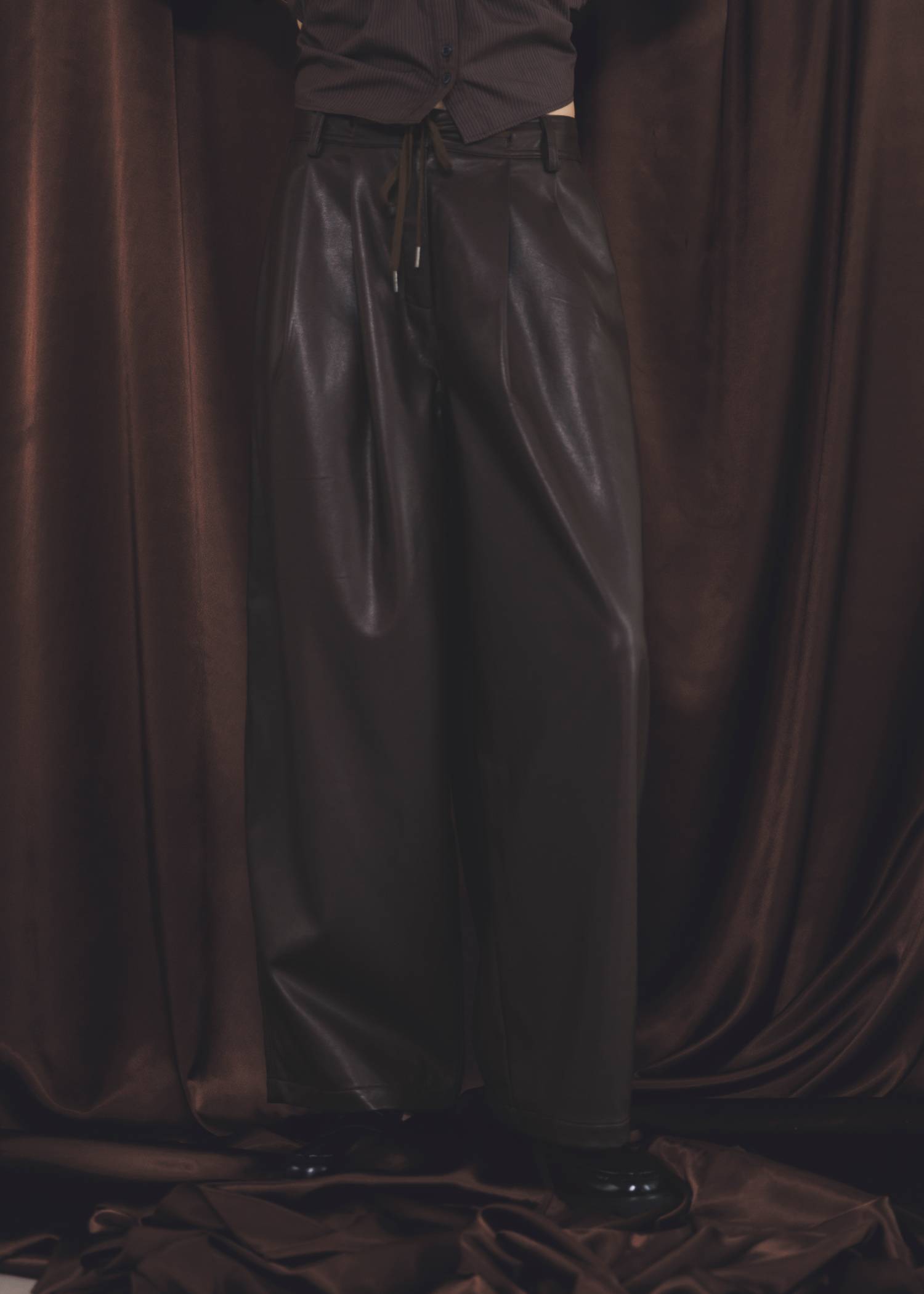 soft synthetic leather relaxed tuck PT