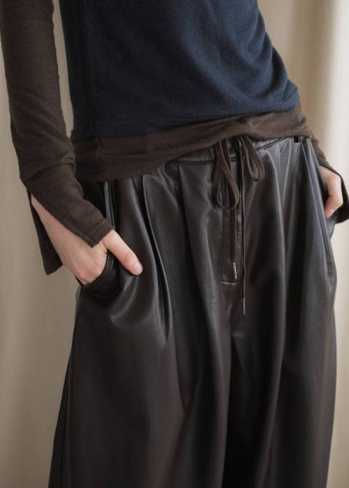 soft synthetic leather relaxed tuck PT