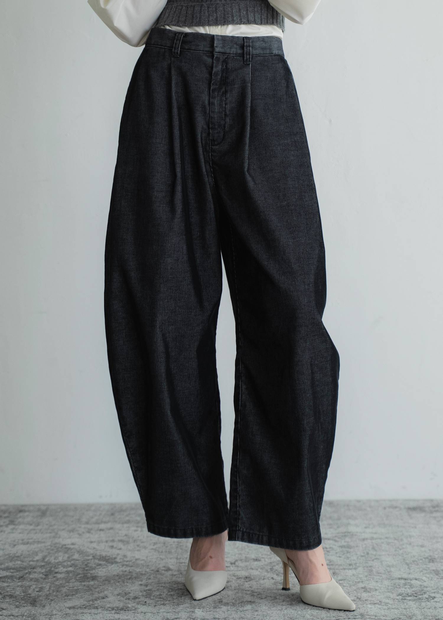 side tuck chemical wash corduroy curve PT