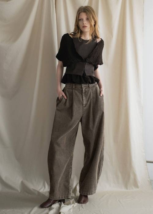 side tuck chemical wash corduroy curve PT