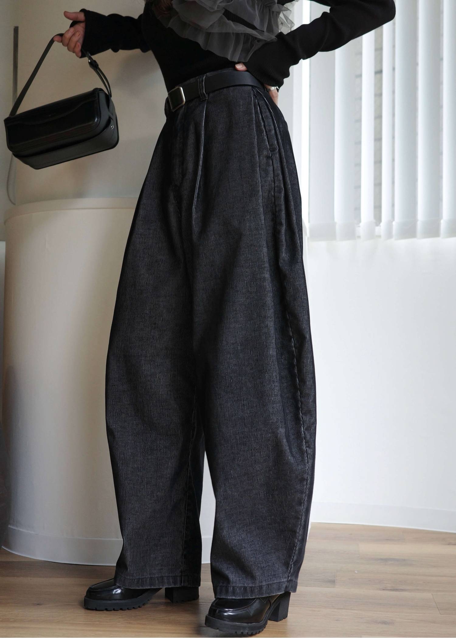 side tuck chemical wash corduroy curve PT