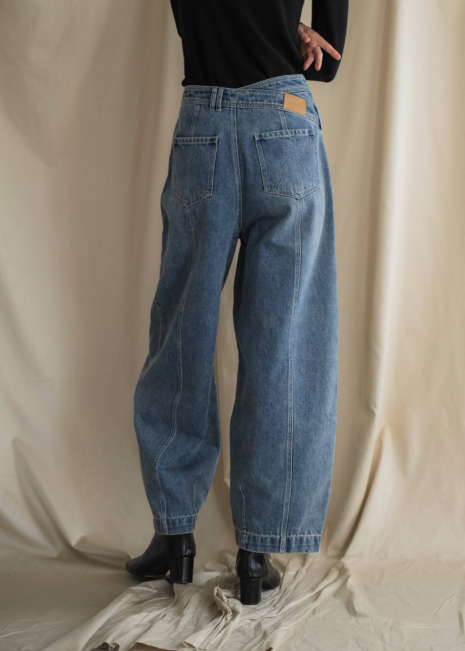 asymmetry curve belt denim PT