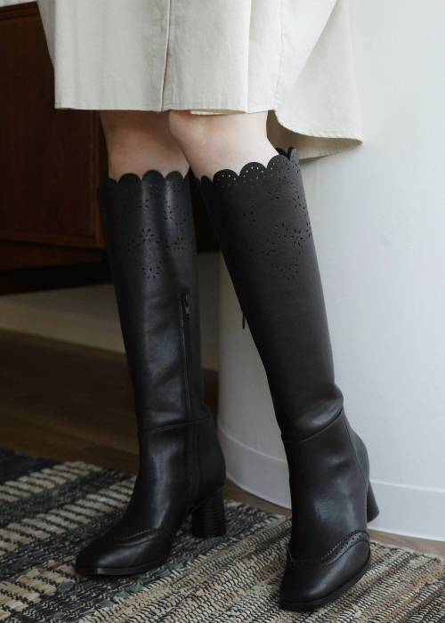 punching scallop design boots