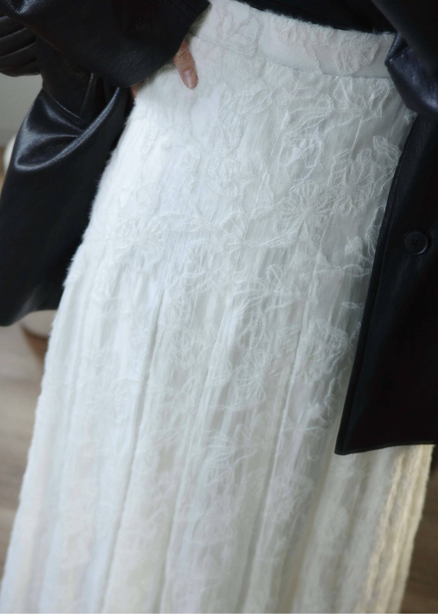 sheer lace pleats medium SK