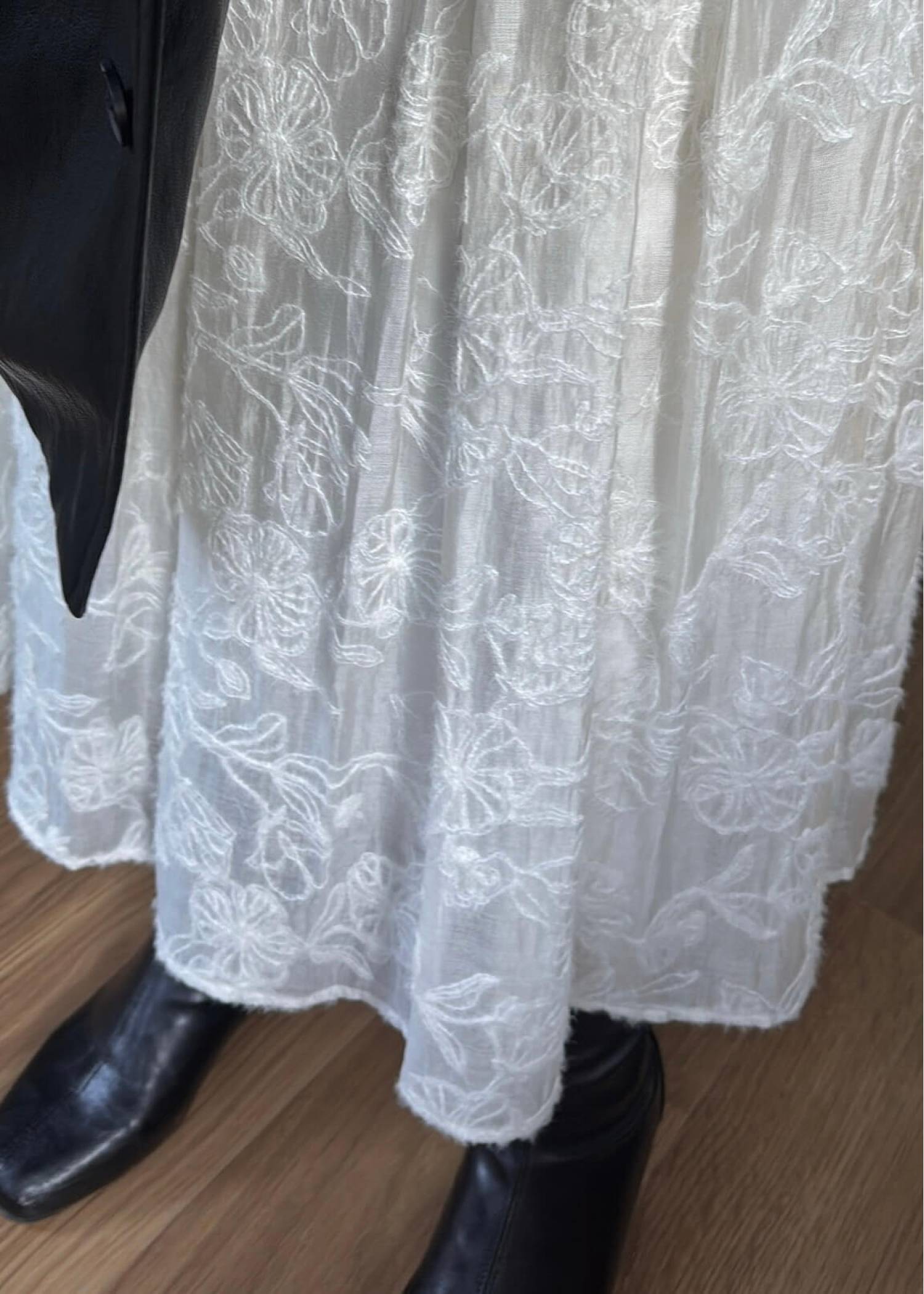 sheer lace pleats medium SK