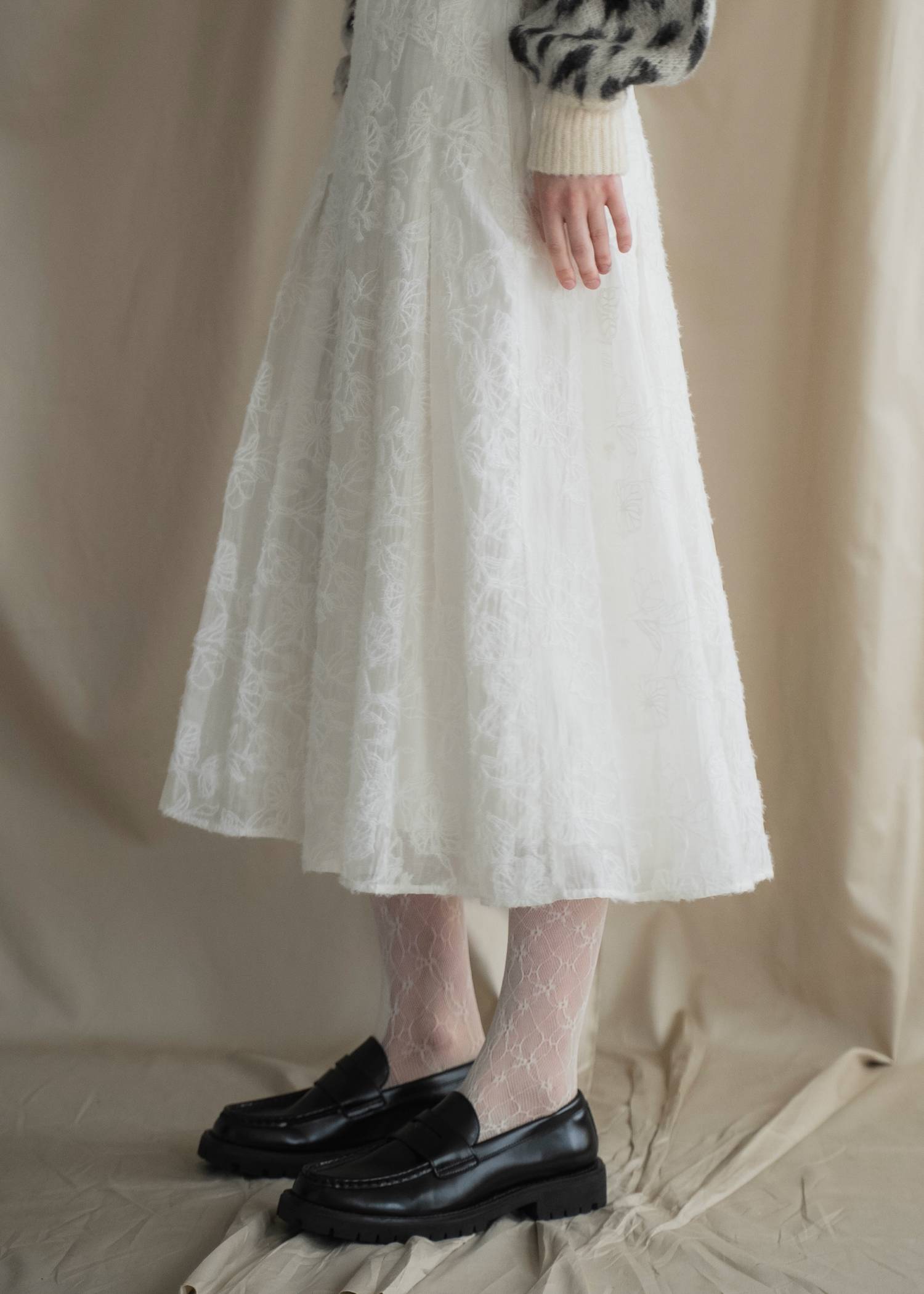 sheer lace pleats medium SK