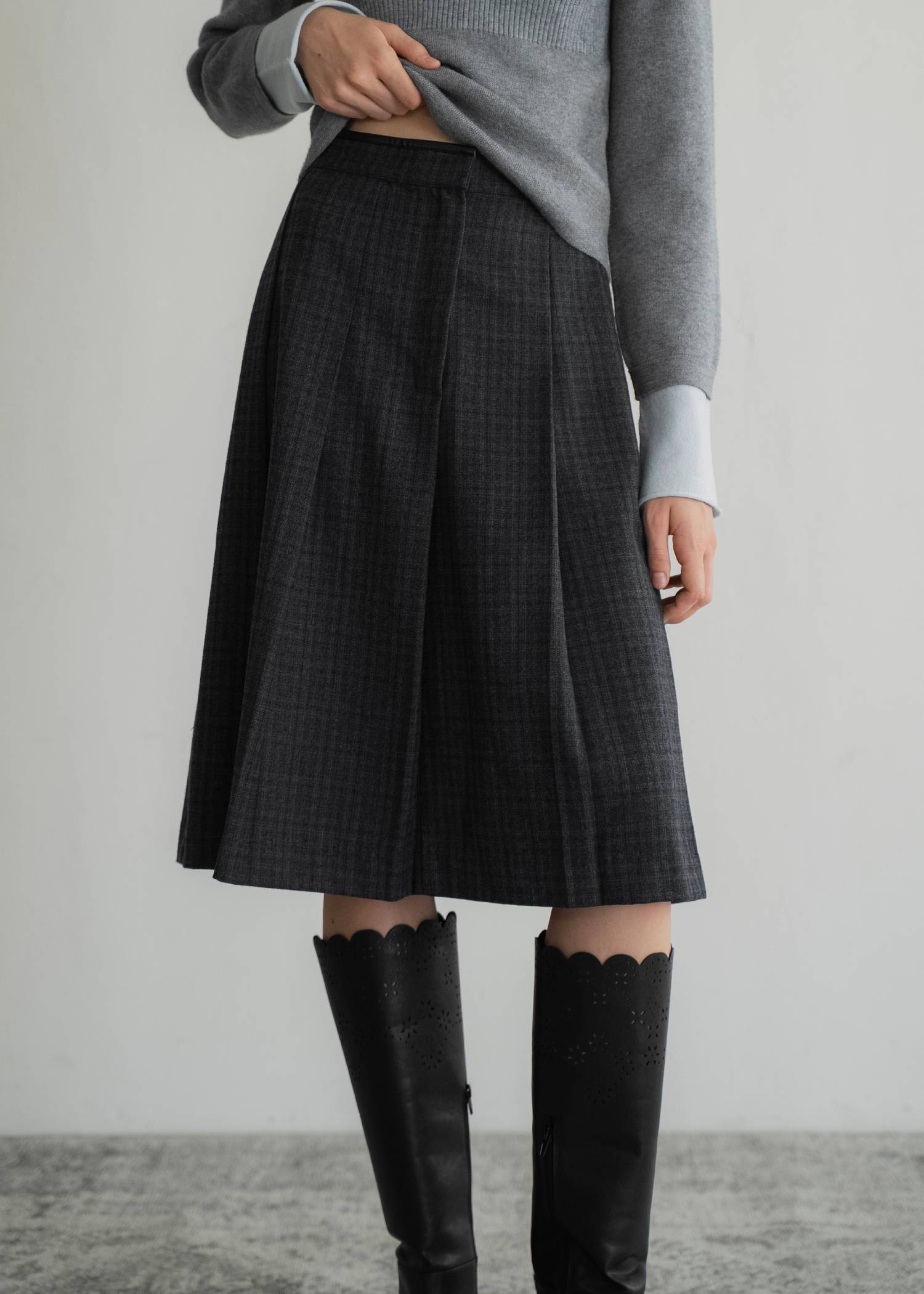 synthetic leather piping pleats check SK