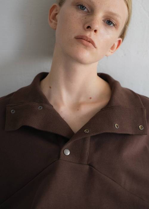 half button cropped stand collar sweat tops