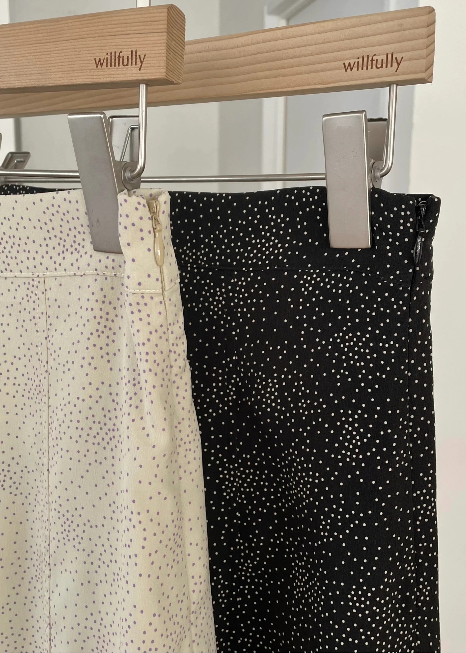 dechine scattered dot slit flare SK