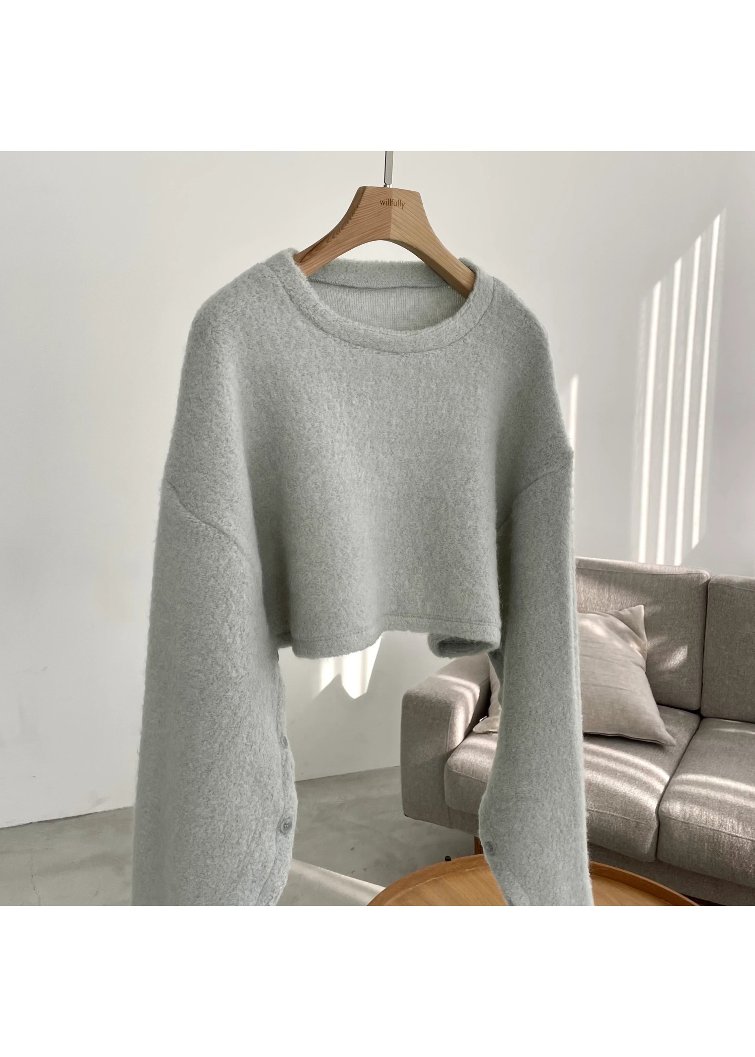 boucle slit sleeve cropped tops