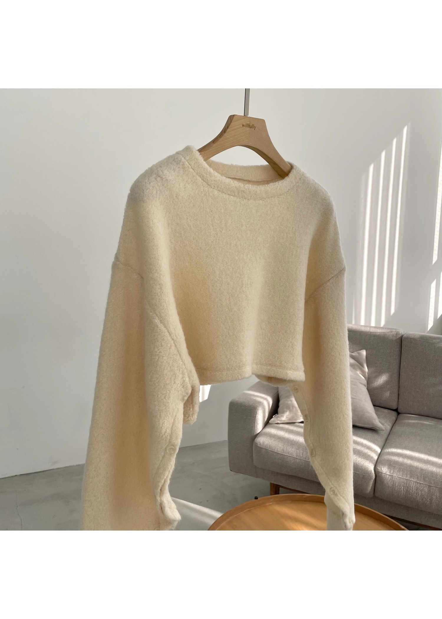 boucle slit sleeve cropped tops