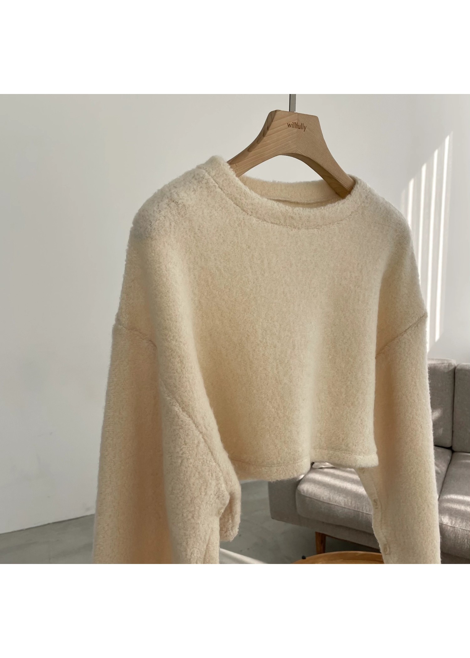 boucle slit sleeve cropped tops