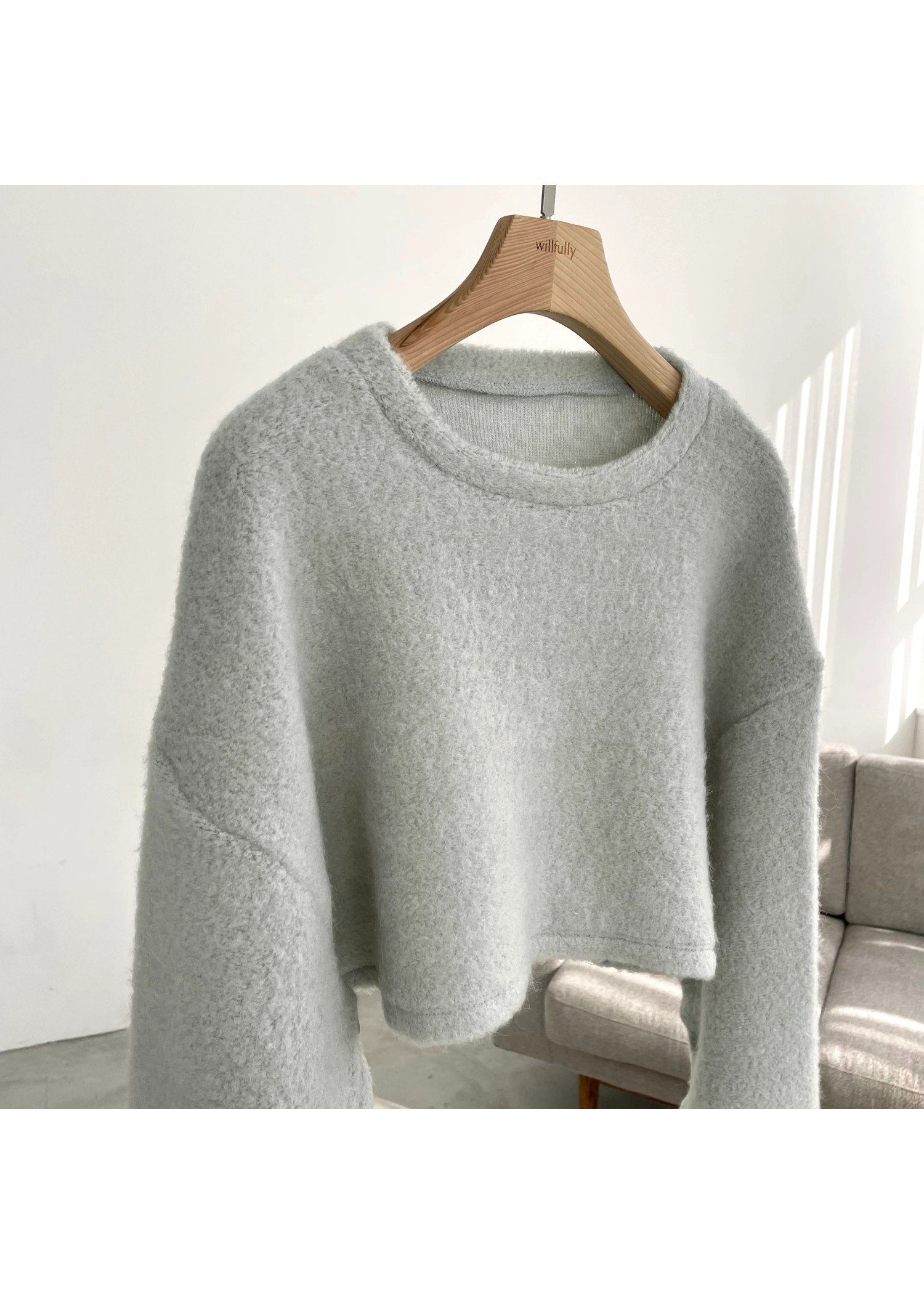 boucle slit sleeve cropped tops