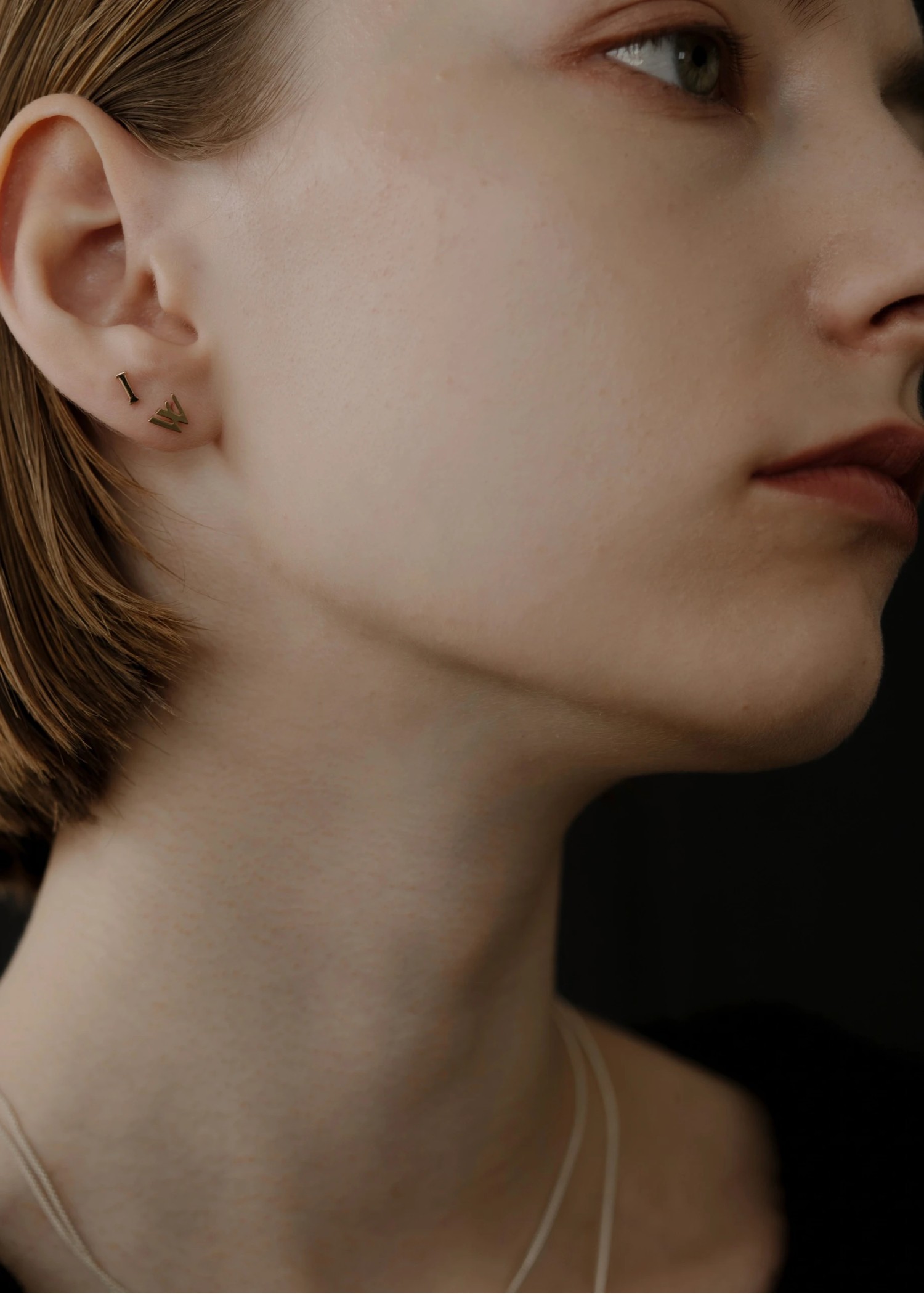 tiny bit initial motif pierce