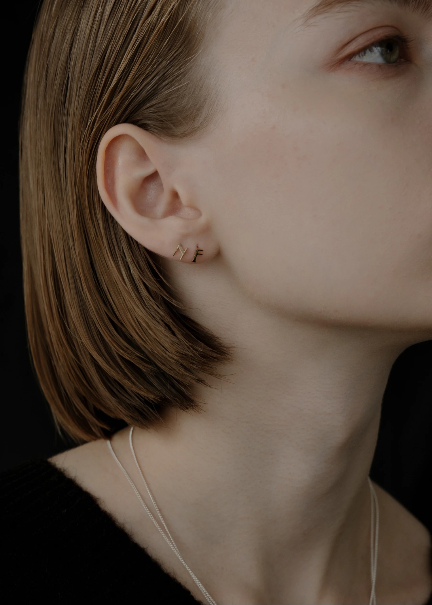 tiny bit initial motif pierce