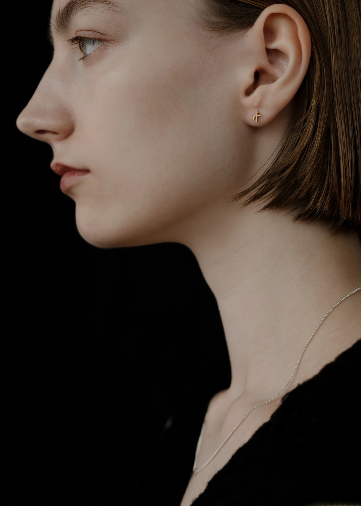 tiny bit initial motif pierce