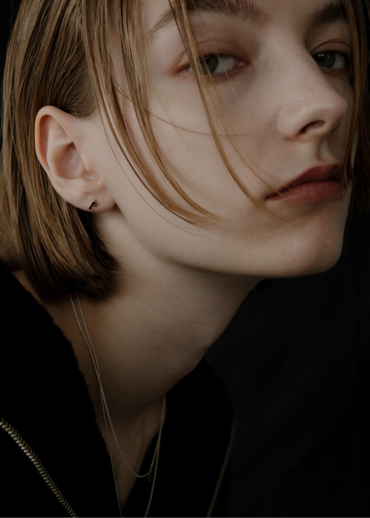 tiny bit initial motif pierce