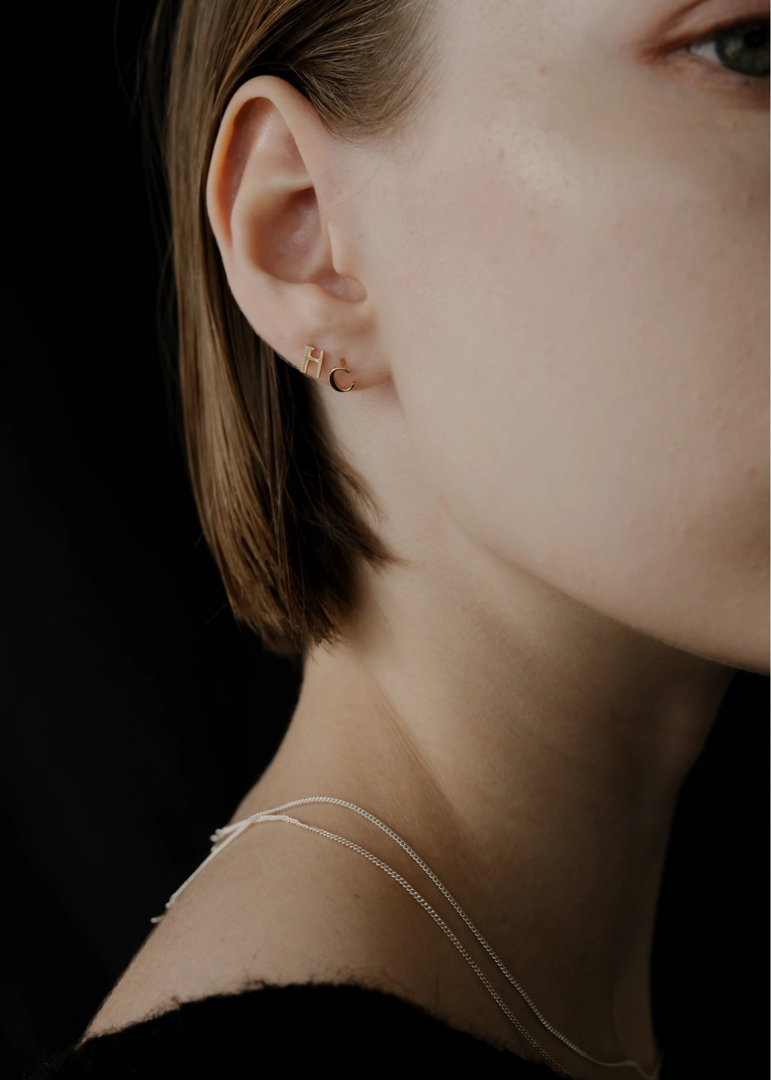 tiny bit initial motif pierce