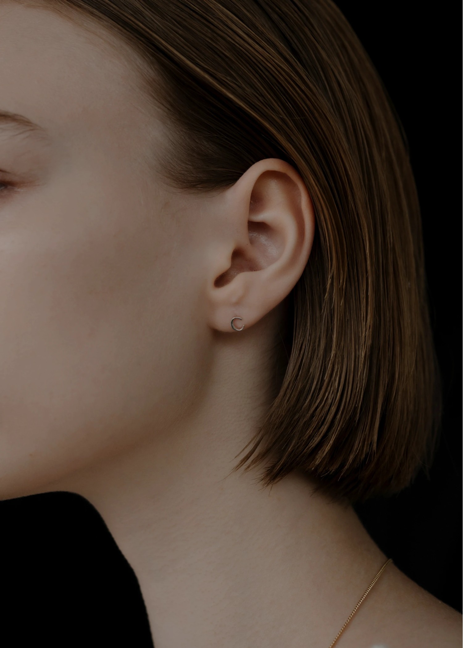 tiny bit initial motif pierce