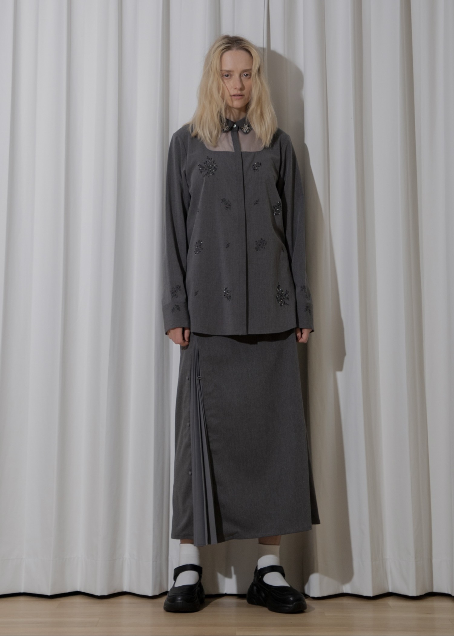 one side pleats peep through SK