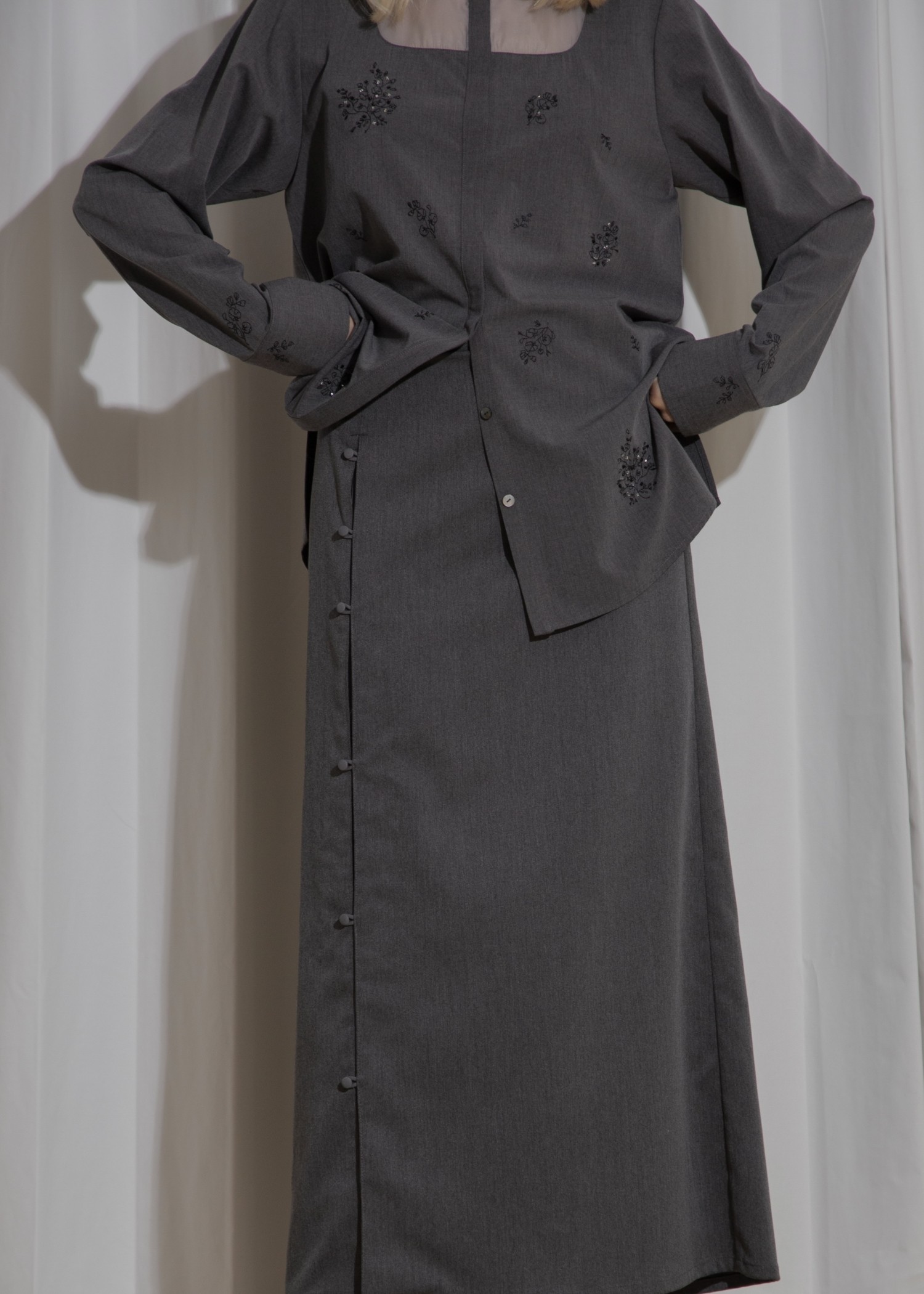 one side pleats peep through SK