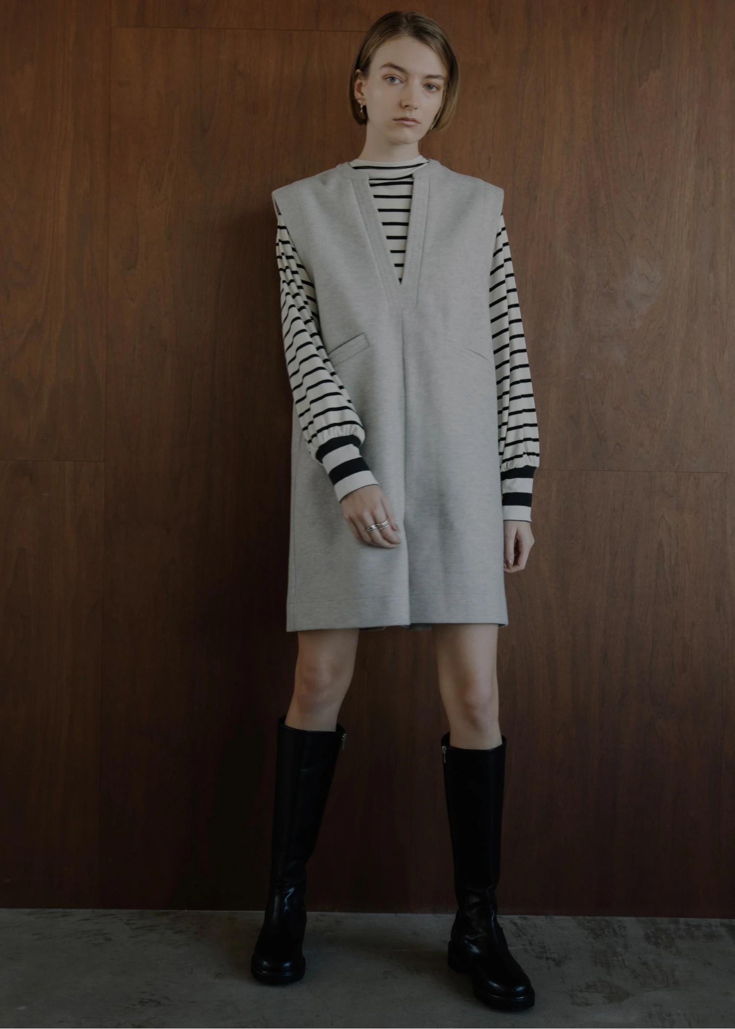 collar border bottle neck tops