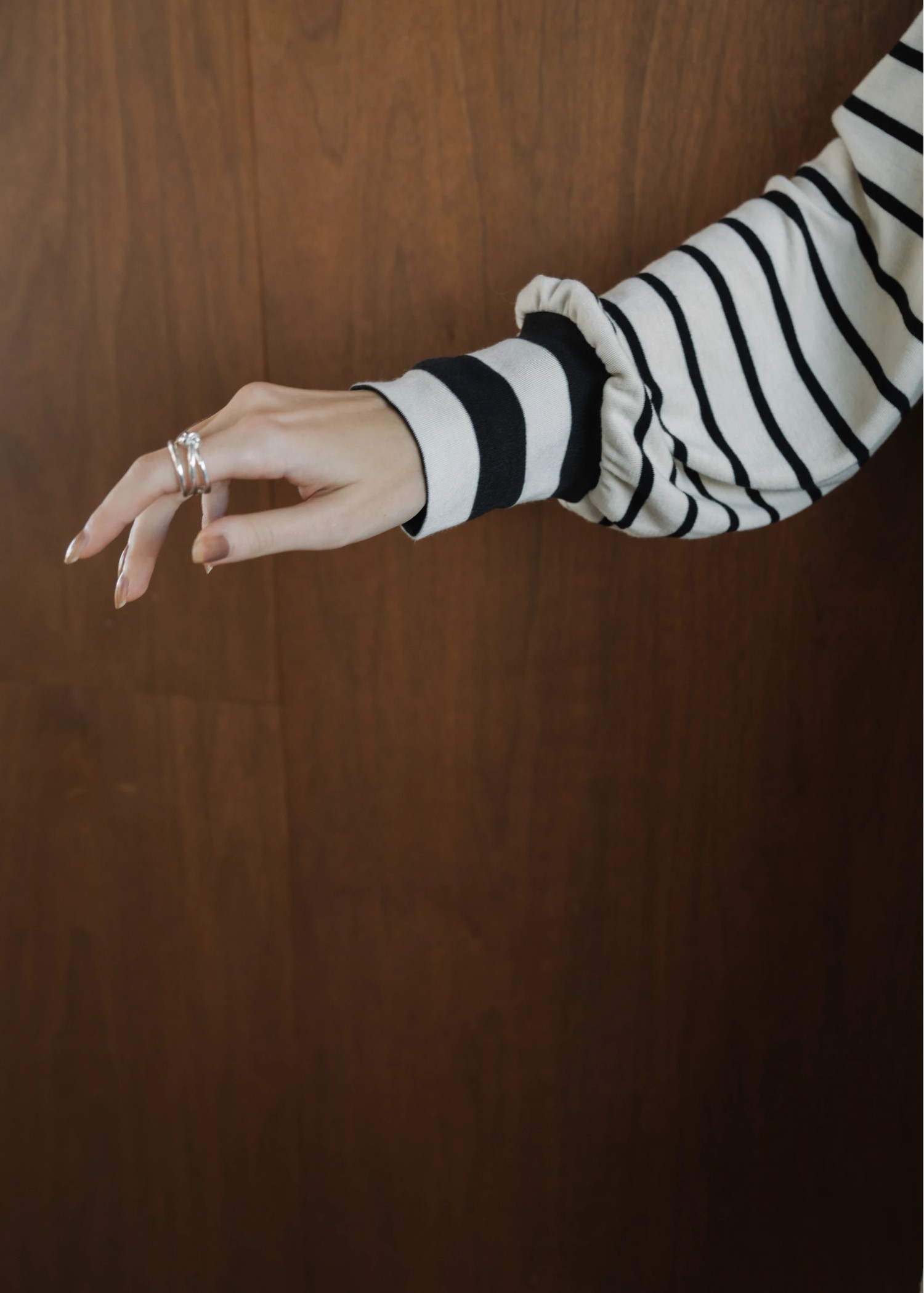 collar border bottle neck tops