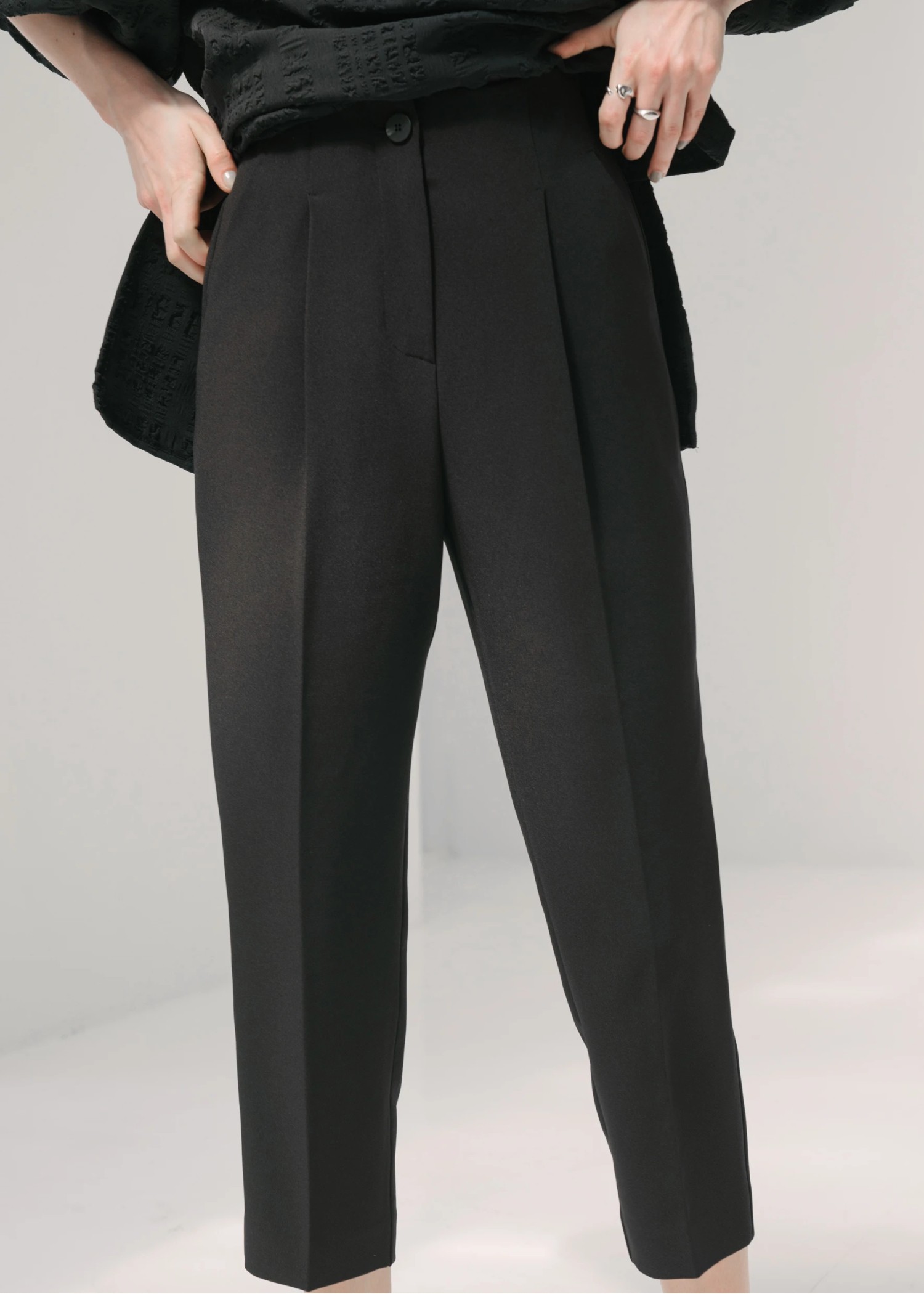 tuck center line stretch tapered PT