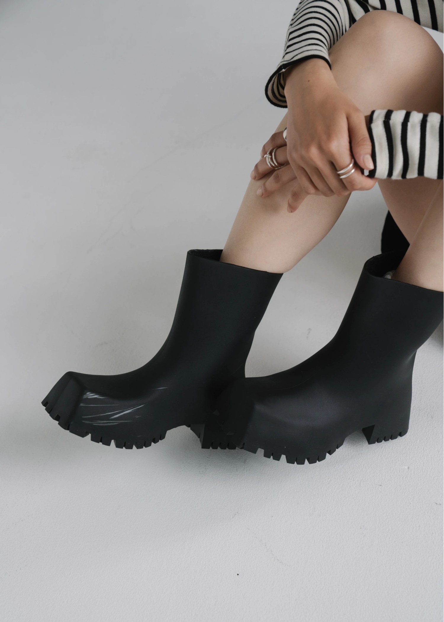 square toe mat rain boots