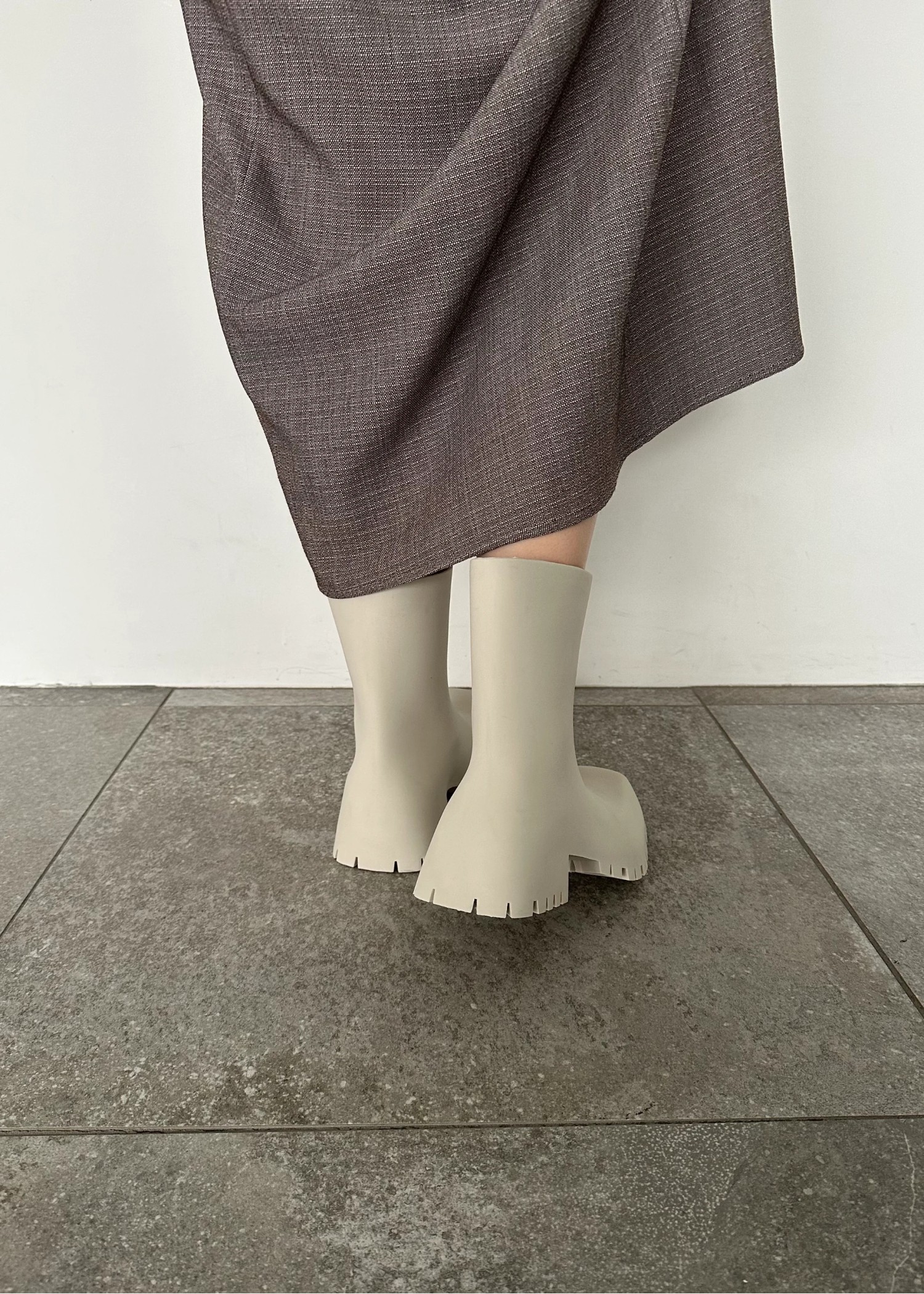 square toe mat rain boots