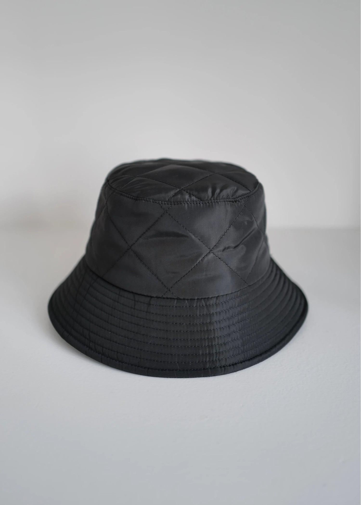 suede ribbon quilting bucket hat