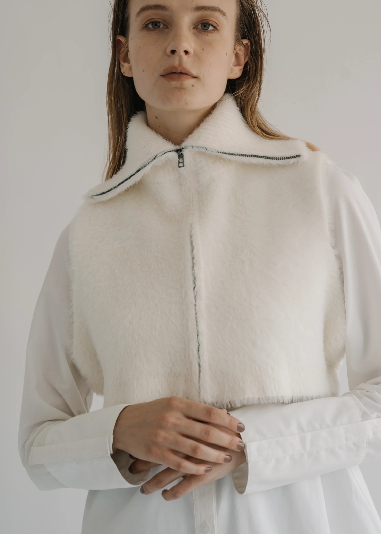 side open shaggy zip cropped knit vest