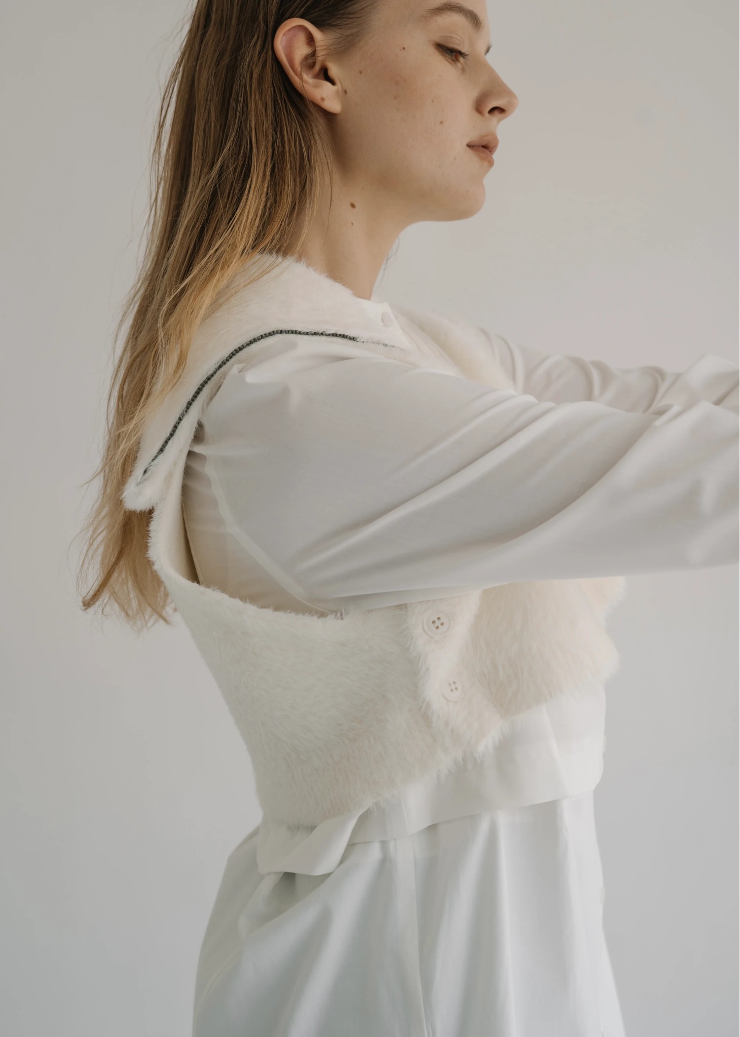 side open shaggy zip cropped knit vest