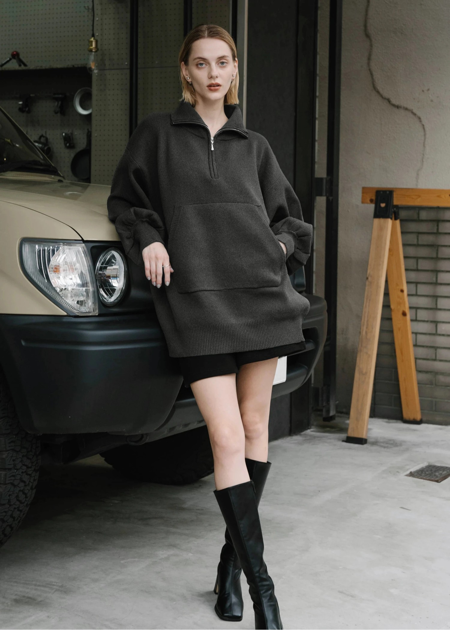 selectable aerial muff pocket half zip knit