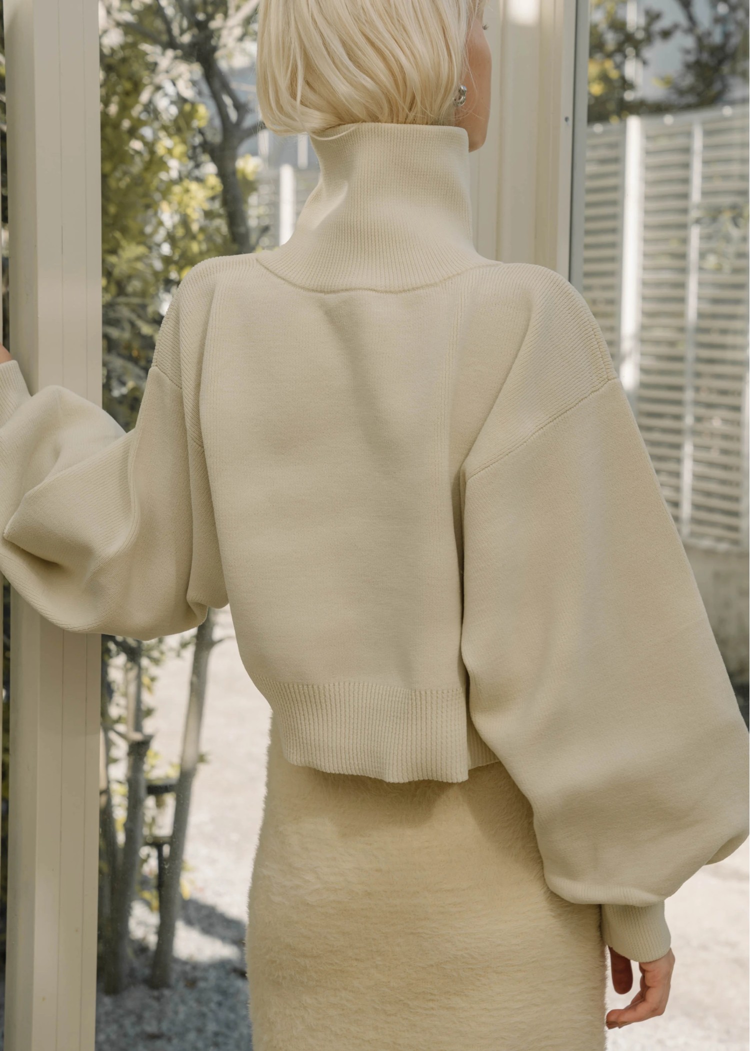 selectable aerial muff pocket half zip knit