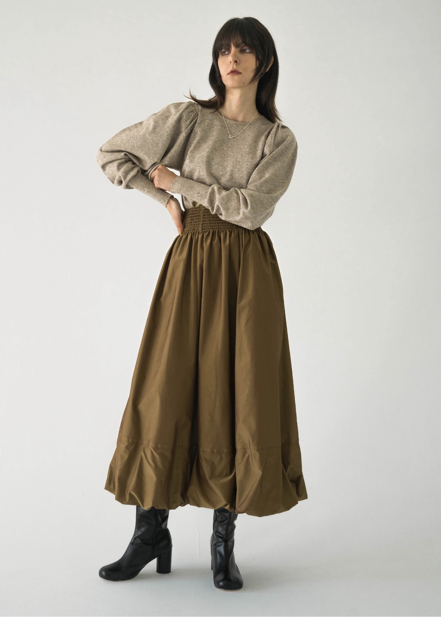 lame modulation volume sleeve knit