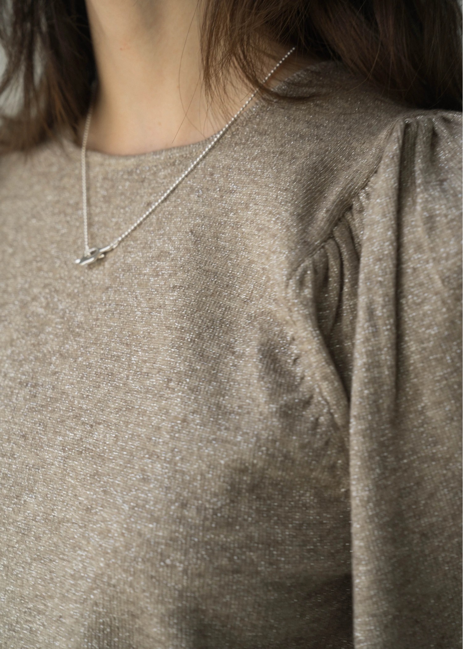 lame modulation volume sleeve knit