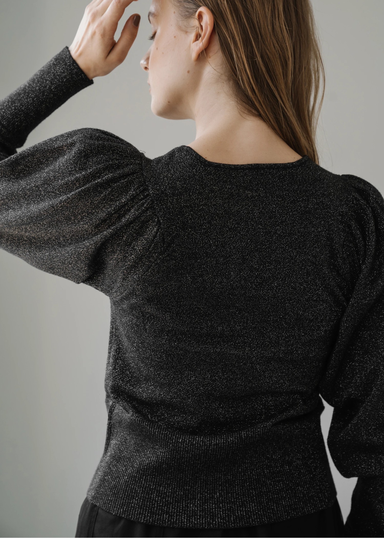 lame modulation volume sleeve knit