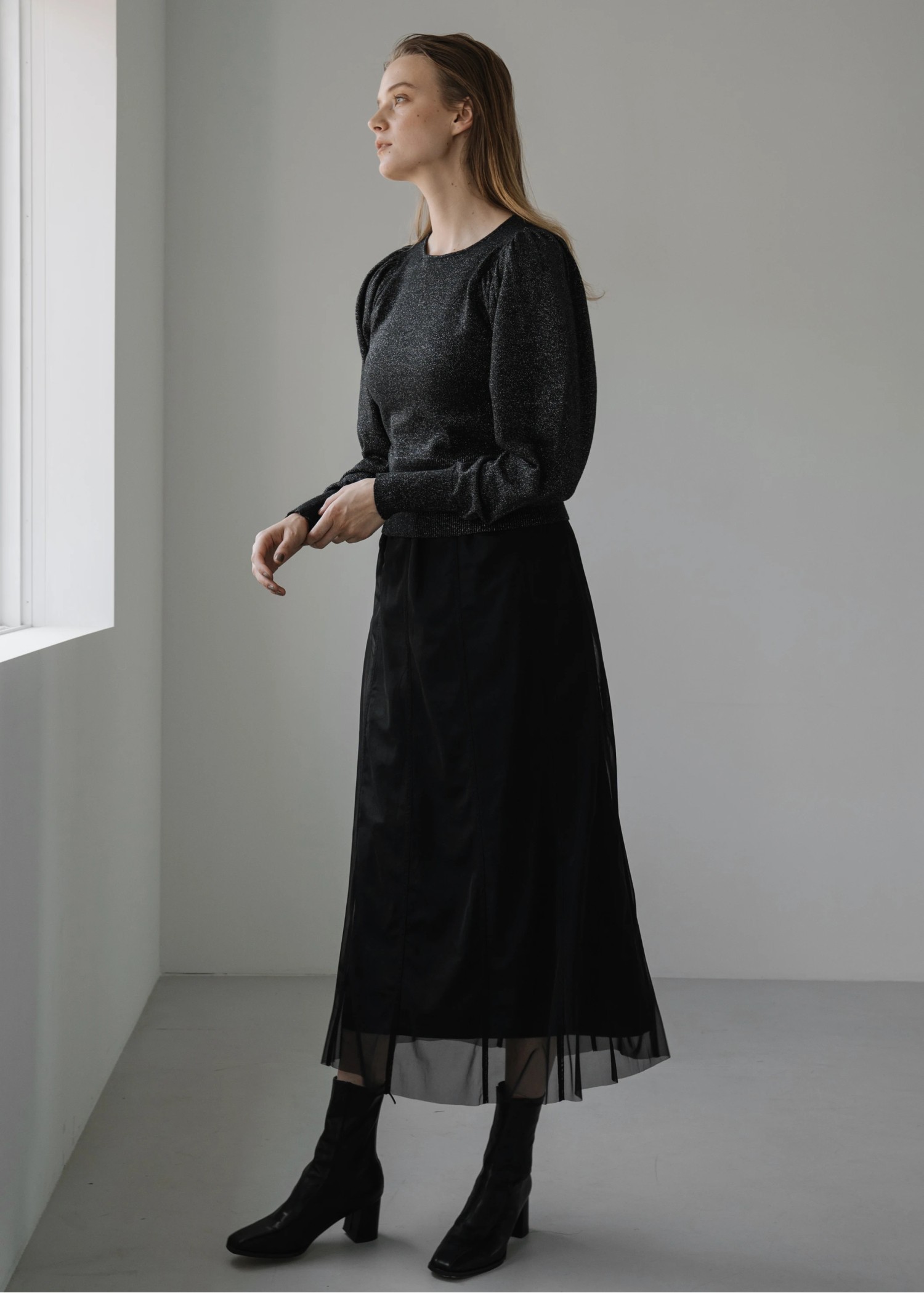 lame modulation volume sleeve knit