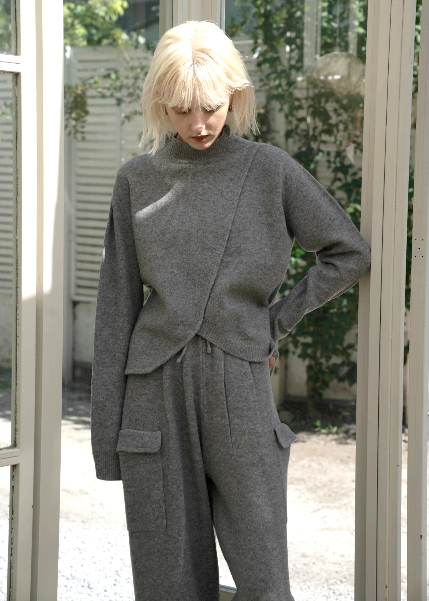 asymmetry finger hole knit