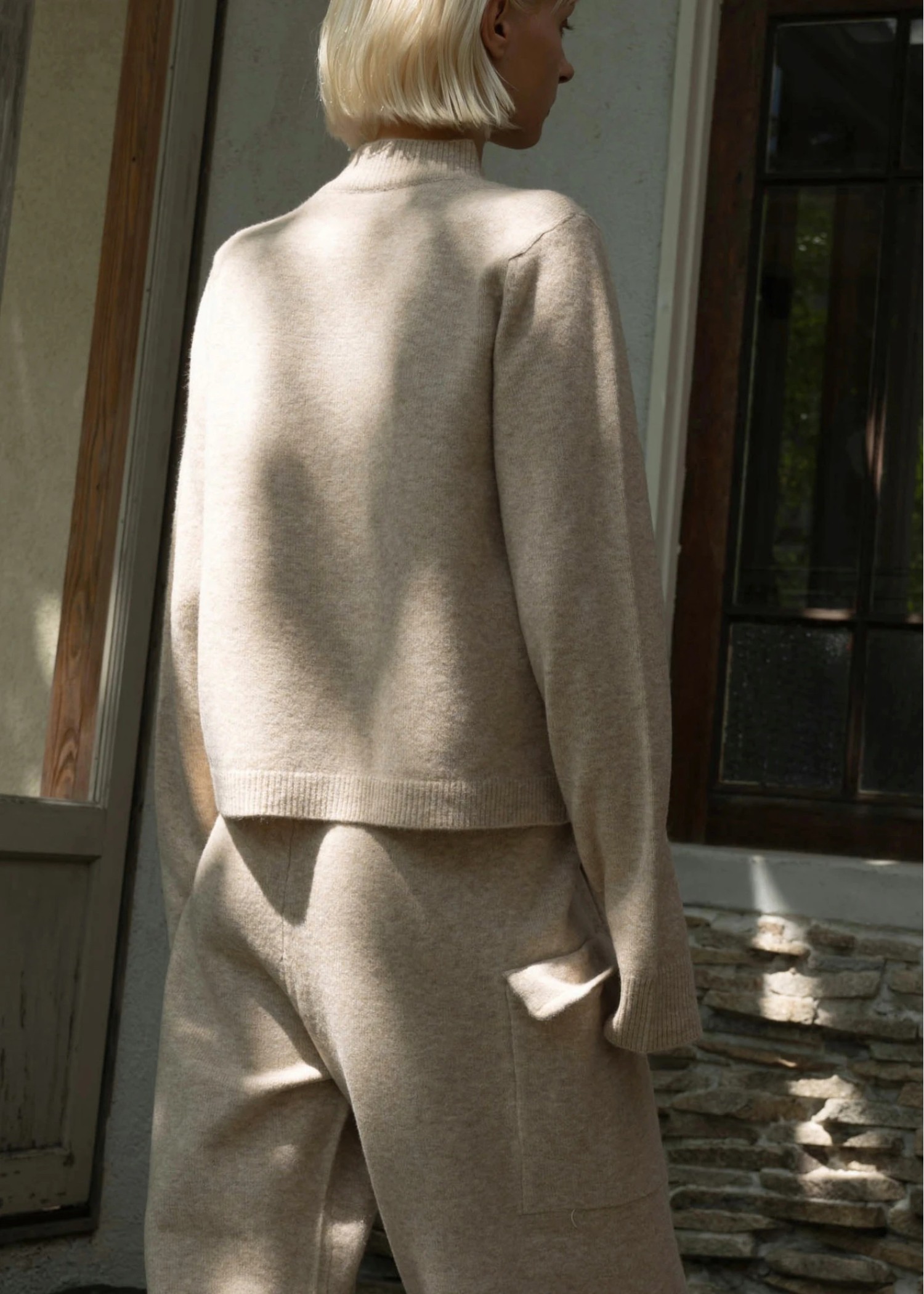asymmetry finger hole knit