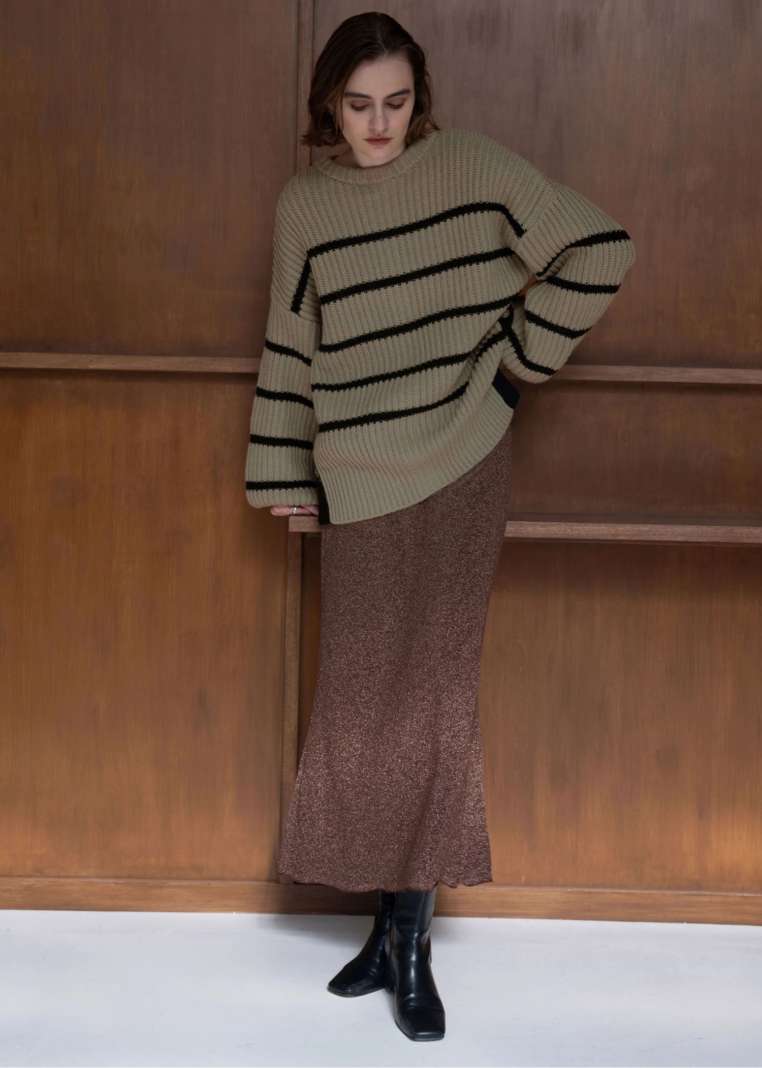 side button over size border knit