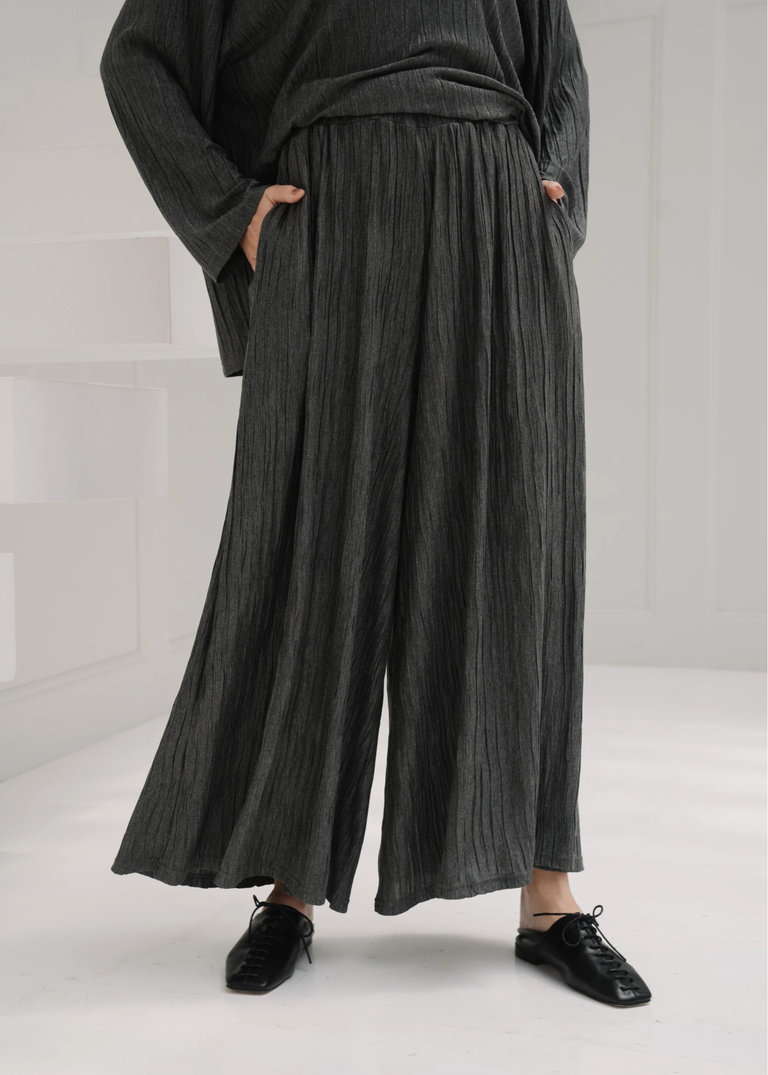 cut pleats wide flare PT