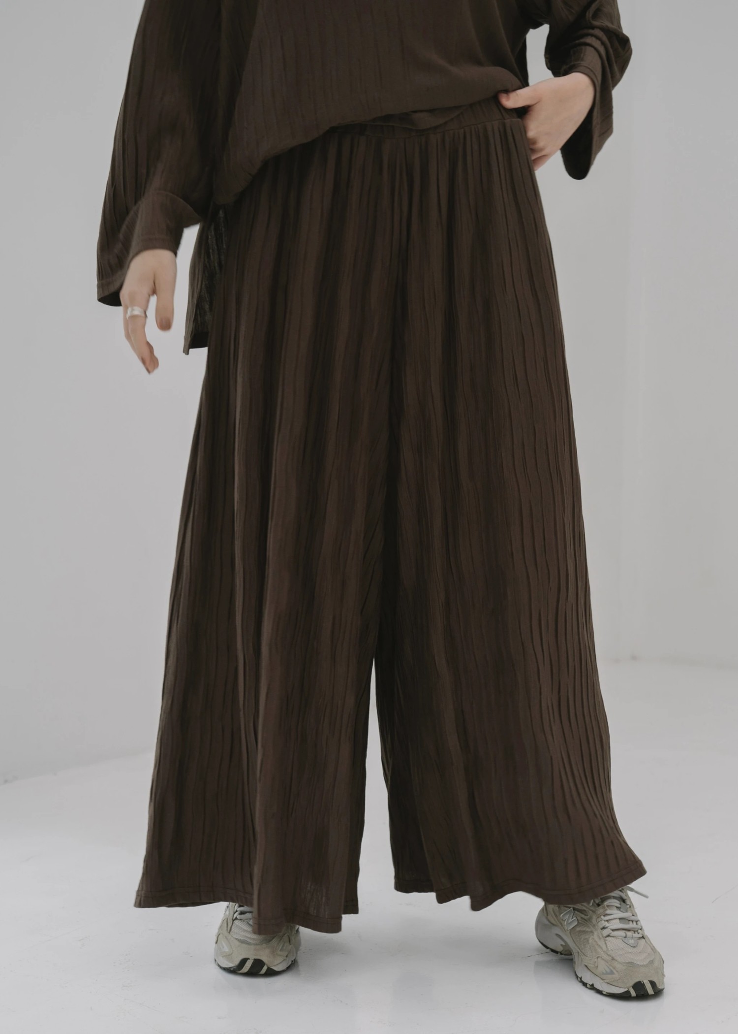 cut pleats wide flare PT