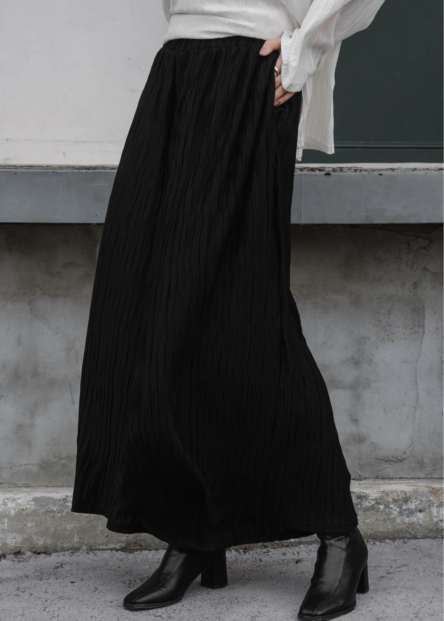 cut pleats wide flare PT