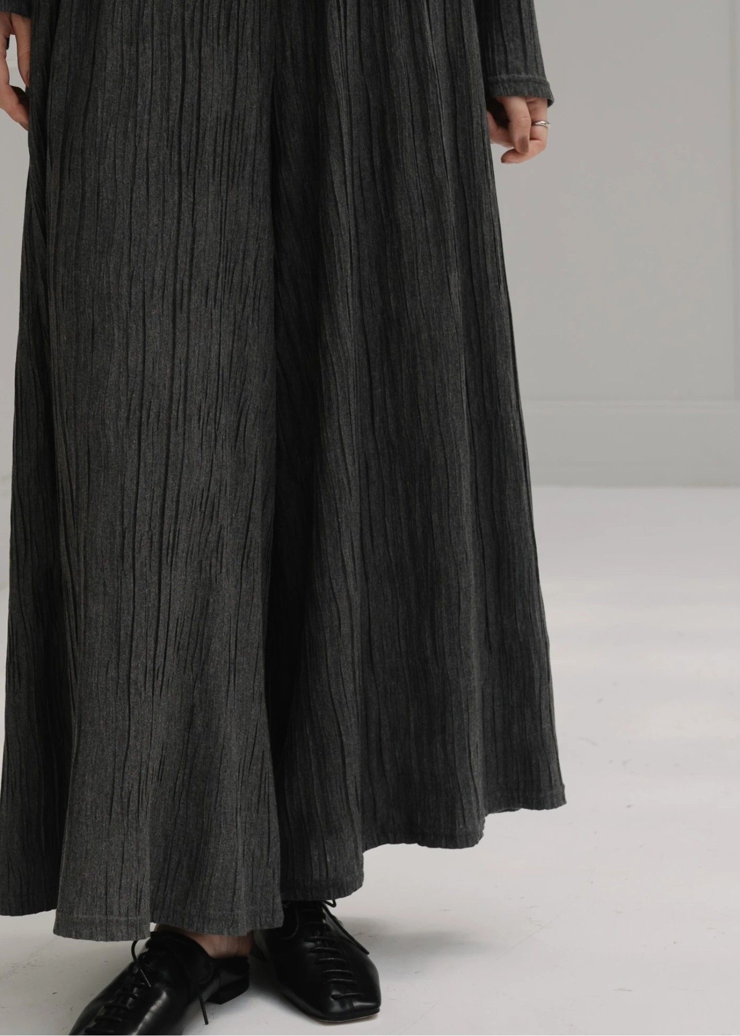 cut pleats wide flare PT