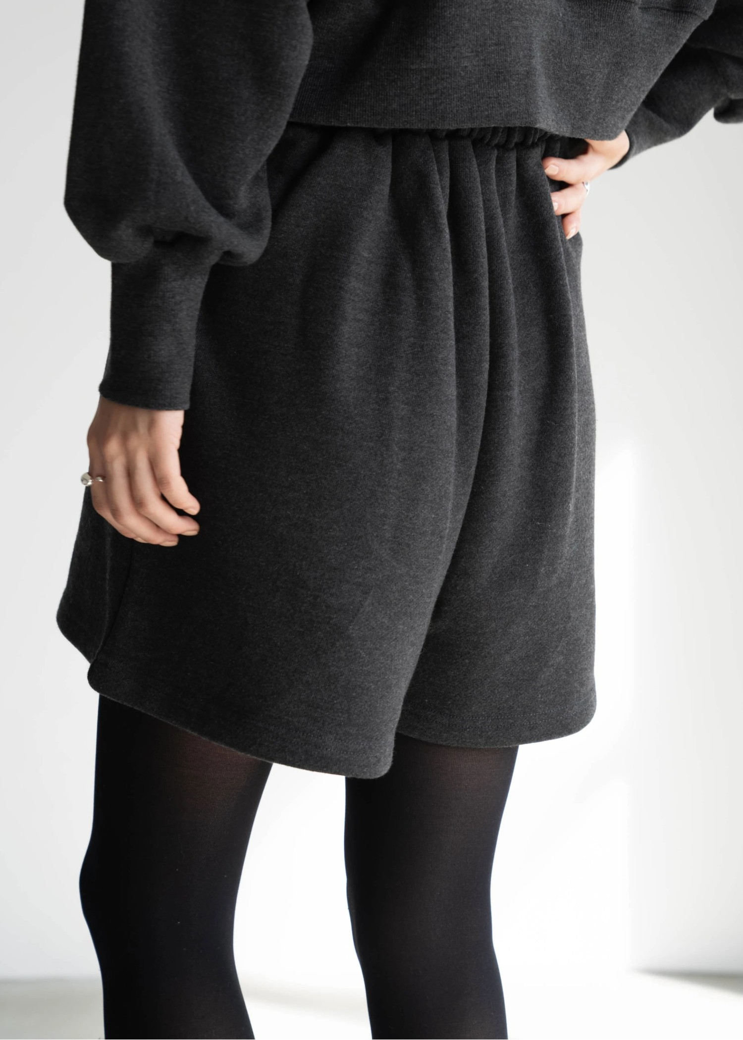 front tuck relax sweat short PT